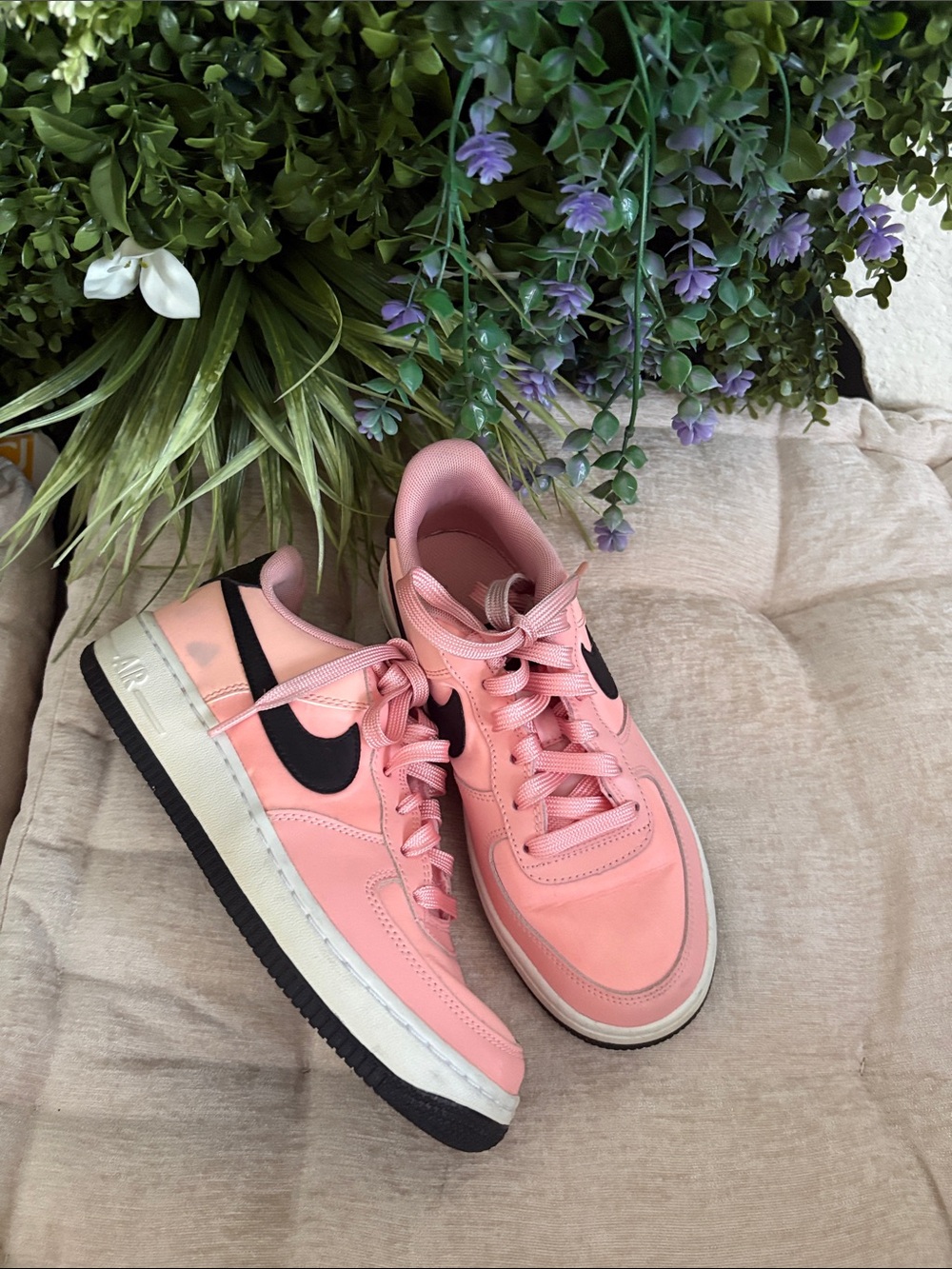 Nike youth Pink Low-Top Sneakers with Black Swoosh
